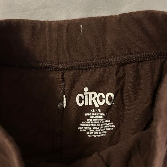 Girls XS 4/5 circo brown shorts - Picture 2 of 2